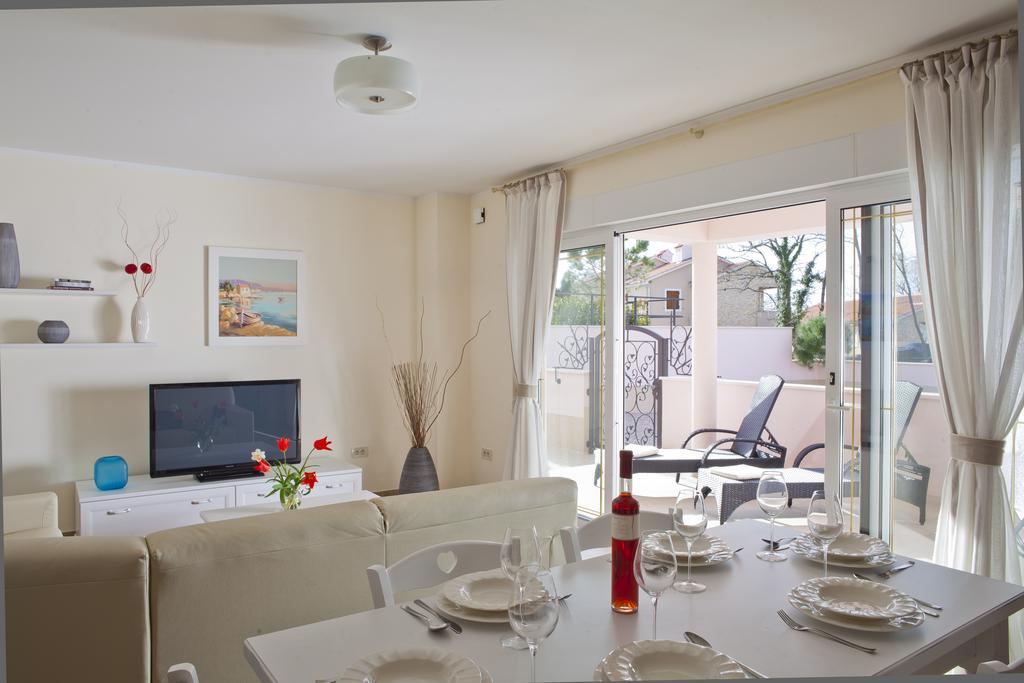 Villas Almar Soline  Room photo