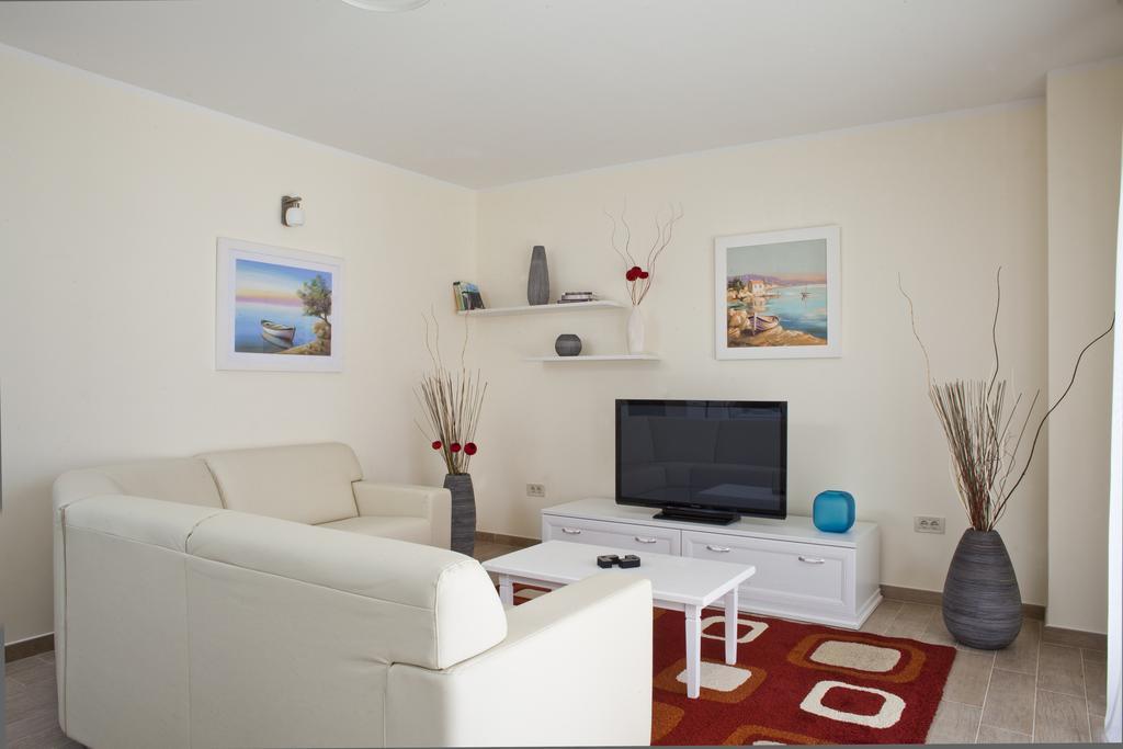 Villas Almar Soline  Room photo